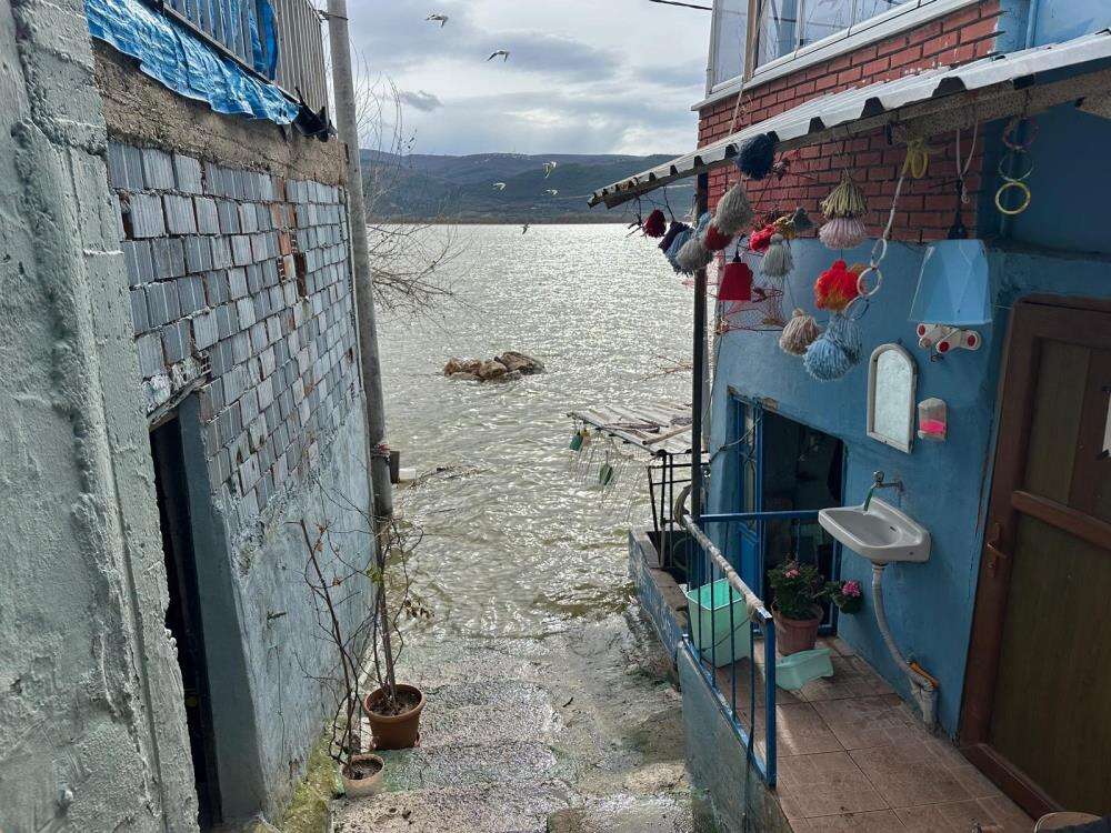 Kuraklıkla boğuşan Türkiye’nin yaşayan gölü, yeniden küçük Venedik oldu 12